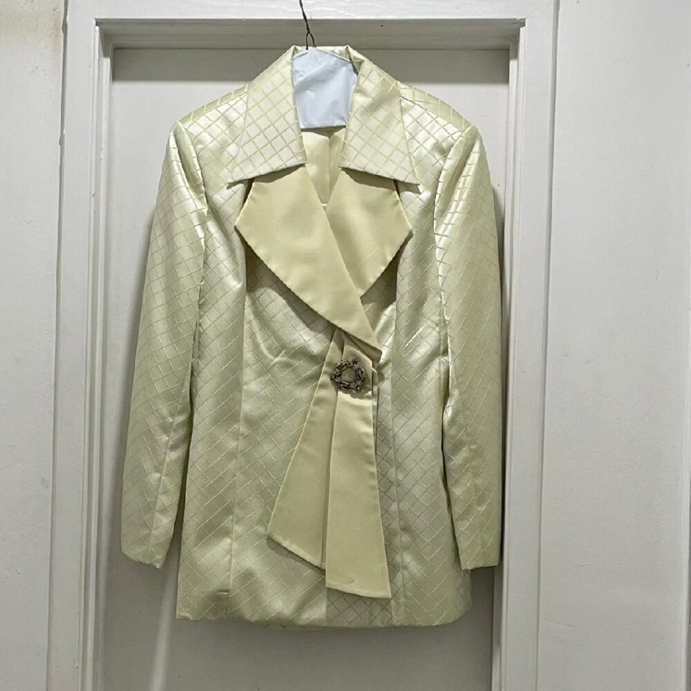 A. Audrey 2-Piece. Sz 12 Yellow Gold Skirt Suit